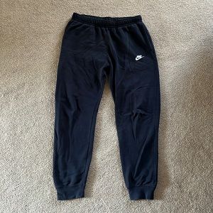 Nike sportswear club fleece joggers